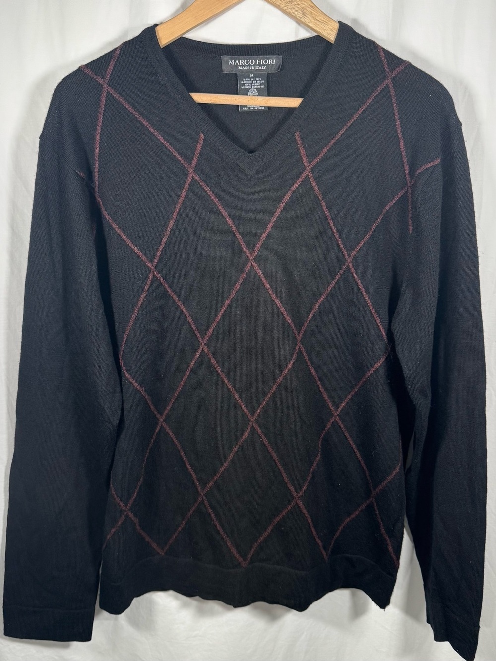 Marco FiorI Black V-Neck Merino Wool Sweater with Burgundy Argyle